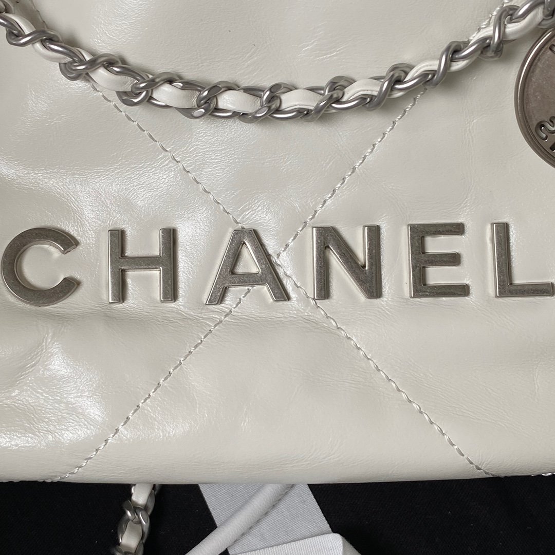 A bag CHANEL 22 фото 3