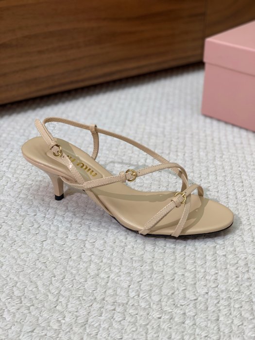 Босоножки фото 5