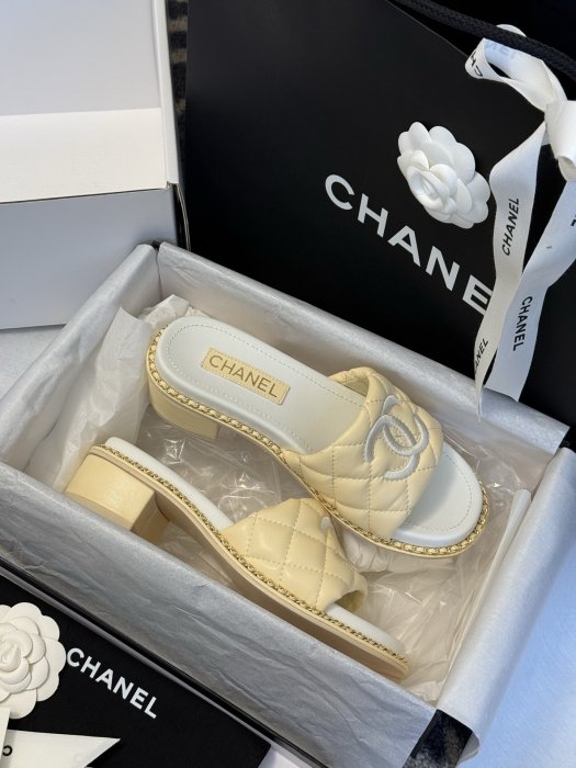 Шлепанцы фото 4