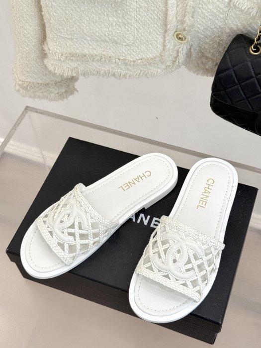 Шлепанцы фото 2