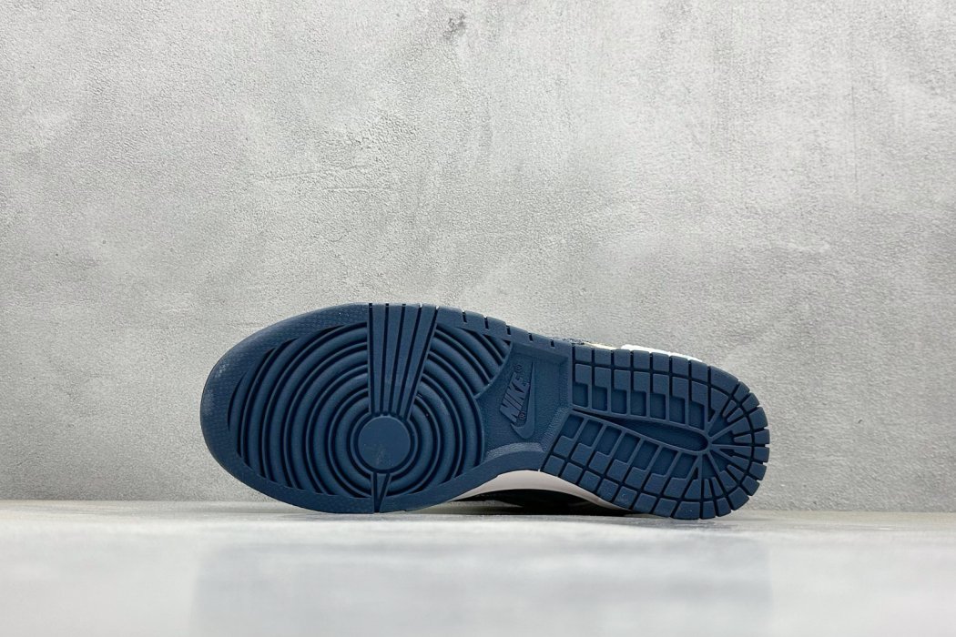 Кроссовки Nike SB Dunk Low фото 4