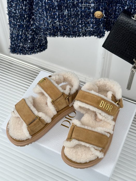 Sandals on fur фото 2