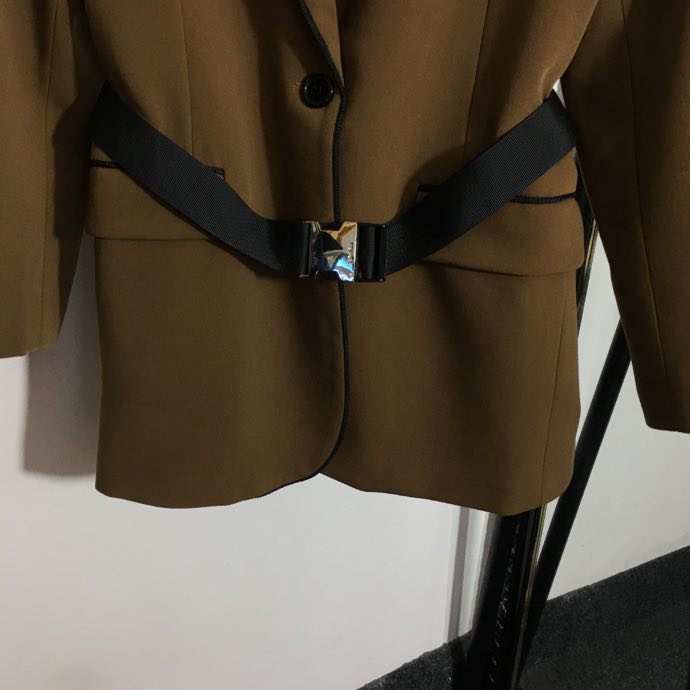 Пиджак коричневый с поясом фото 3