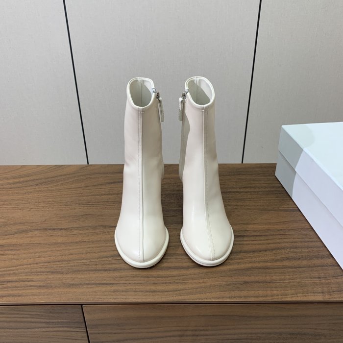 Boots women's