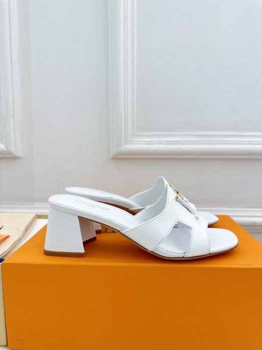 Босоножки фото 4