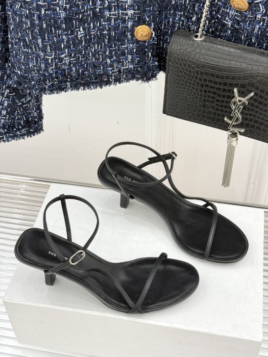 Босоножки фото 3