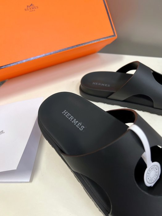 Шлепанцы женские фото 8