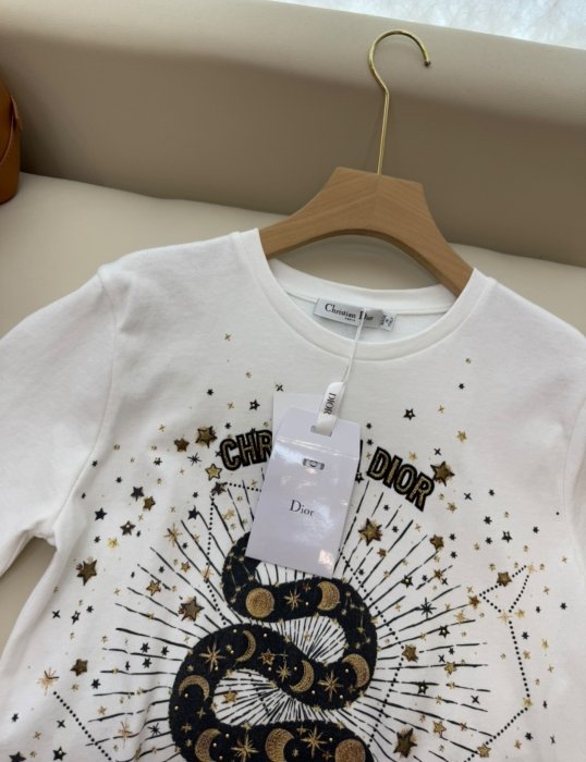 T-shirt women's фото 5