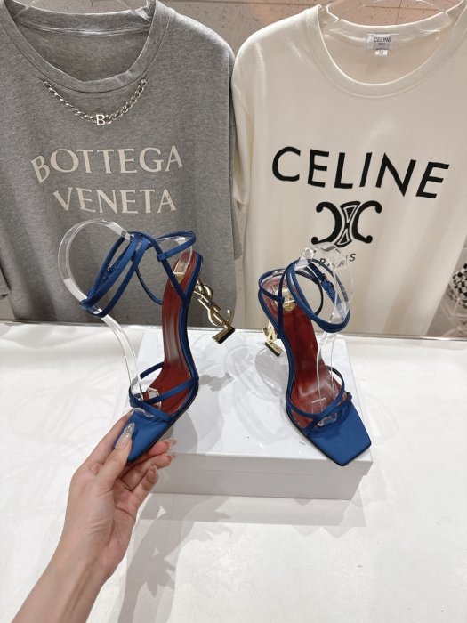 Босоножки фото 4