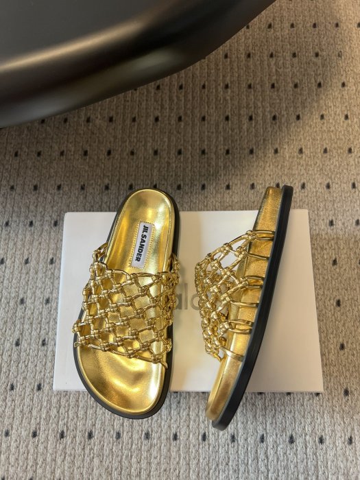 Шльопанці жіночі фото 3