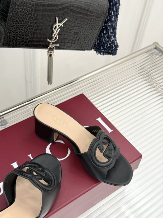 Босоножки фото 5