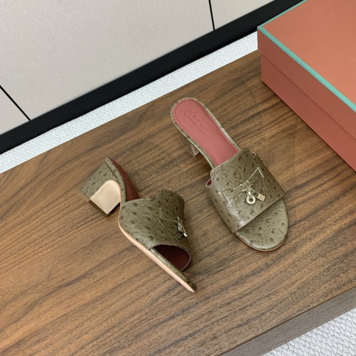 Шлепанцы фото 2