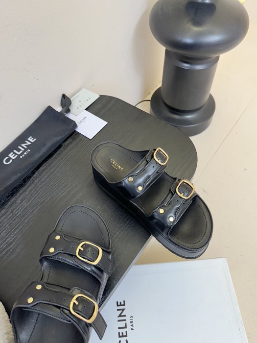 Шлепанцы женские фото 4