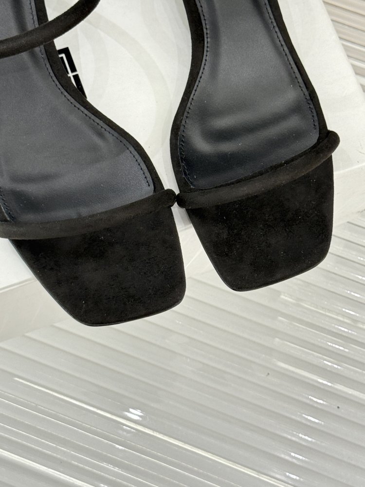 Босоножки фото 7