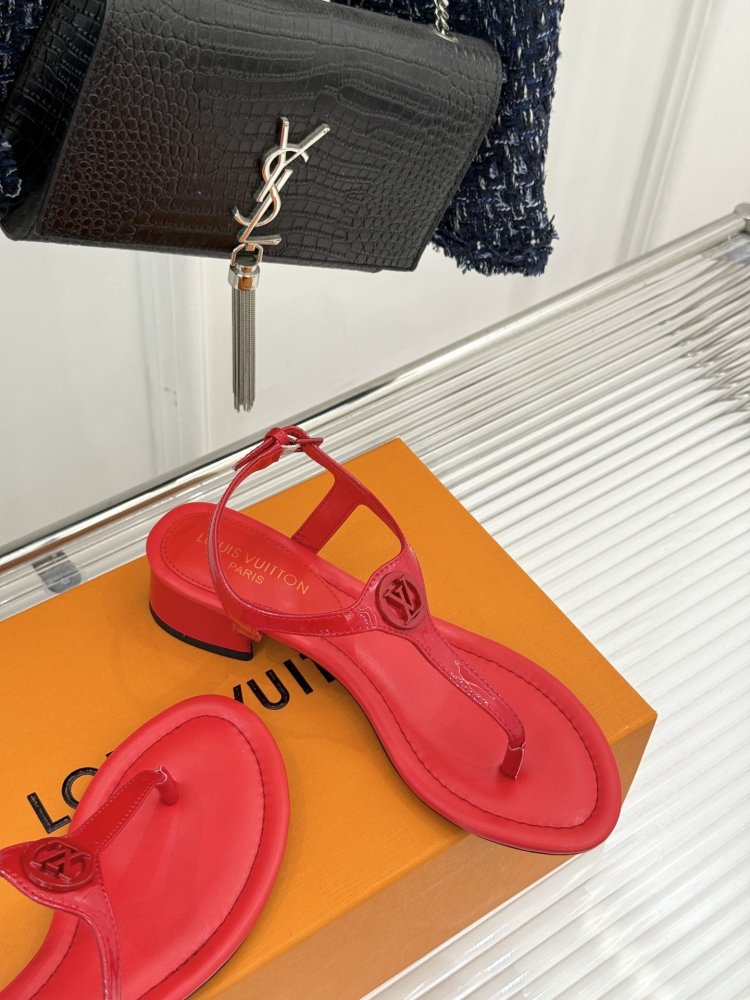 Босоножки фото 5