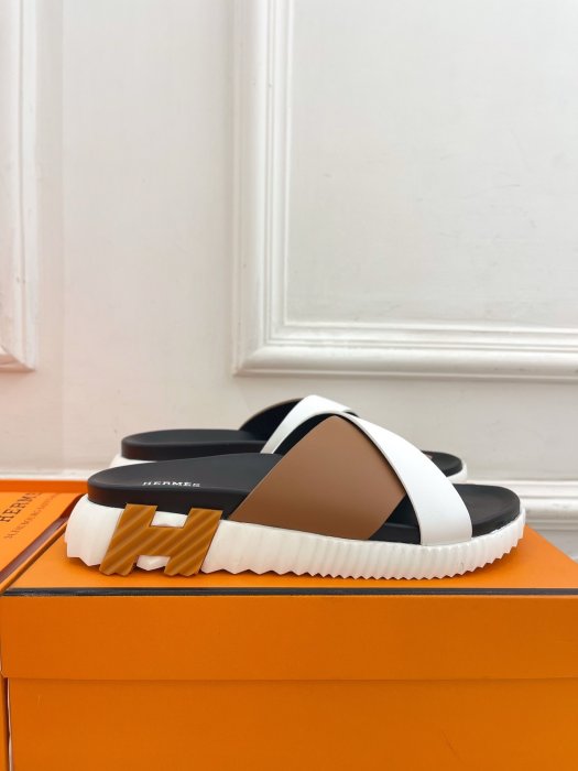 Шлепанцы женские фото 2