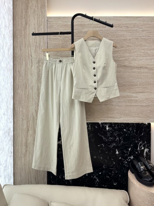 Костюм женский