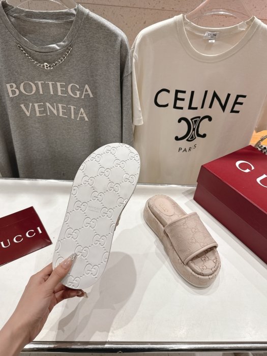 Шлепанцы фото 9