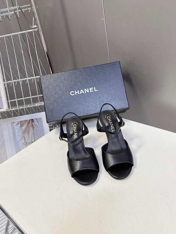 Босоножки фото 4