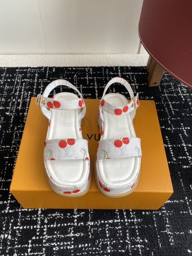 Сандалии женские