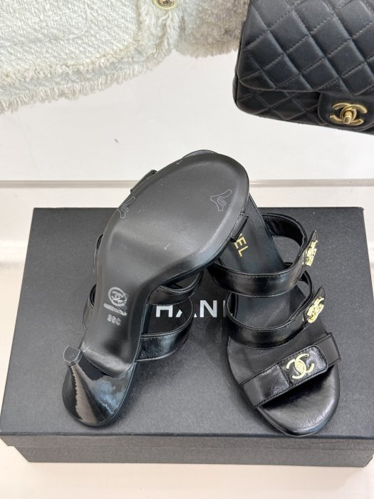 Босоножки фото 9