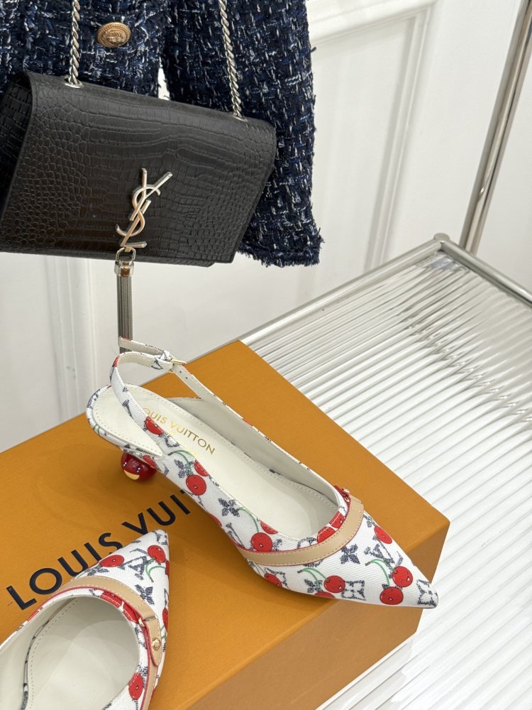 Босоножки фото 5