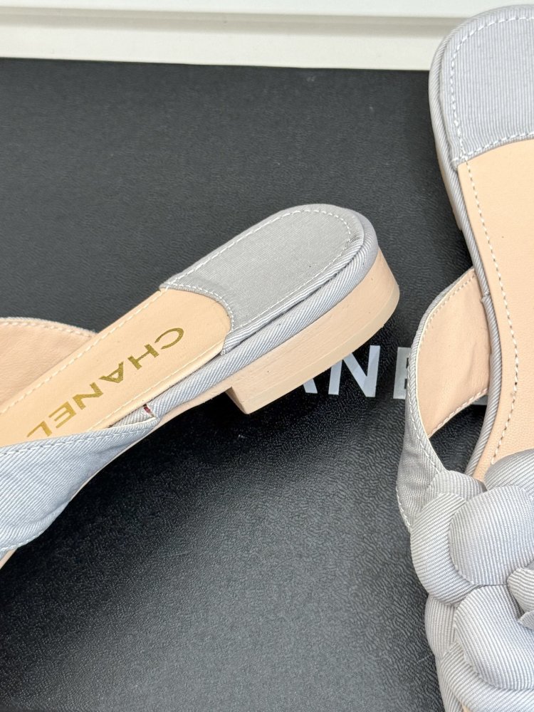 Шльопанці жіночі фото 6