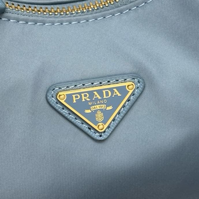 Сумка женская Re-Edition 2005 Re-Nylon 1N204M 22 см фото 7