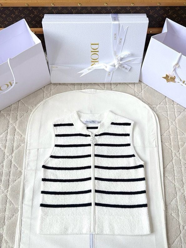 Жилет в полоску фото 2