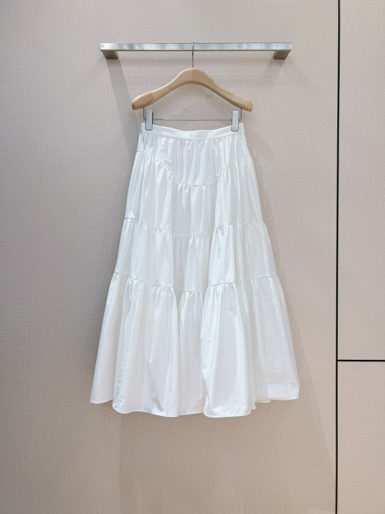 Skirt secondary length from high waist