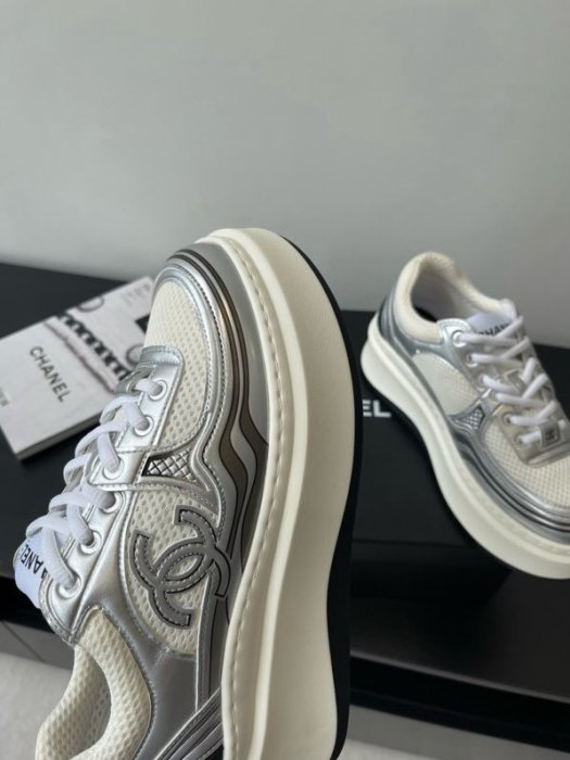 Кроссовки женские фото 6