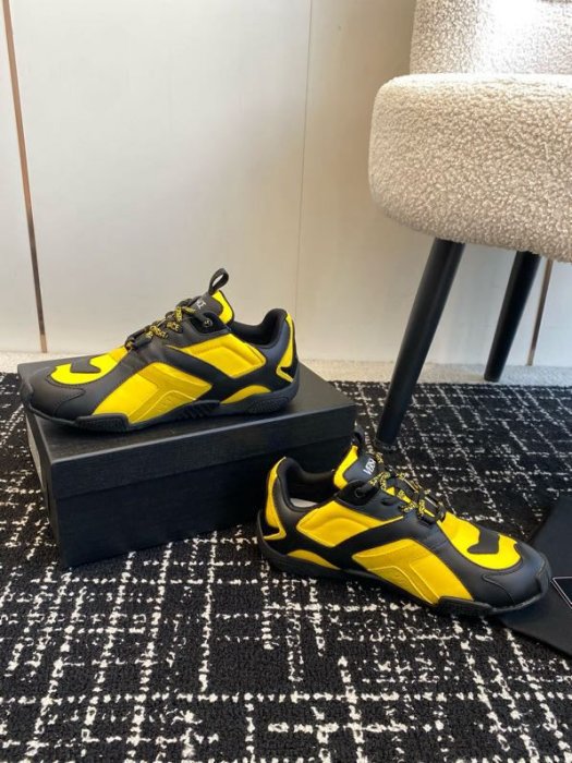 Кросівки фото 9