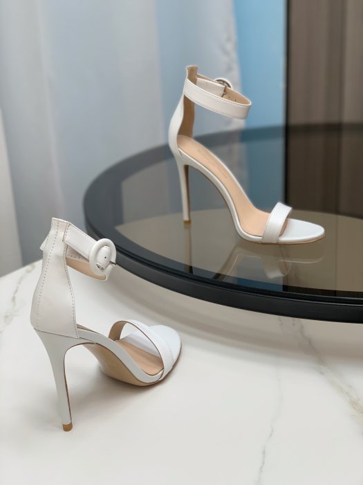 Босоножки фото 3