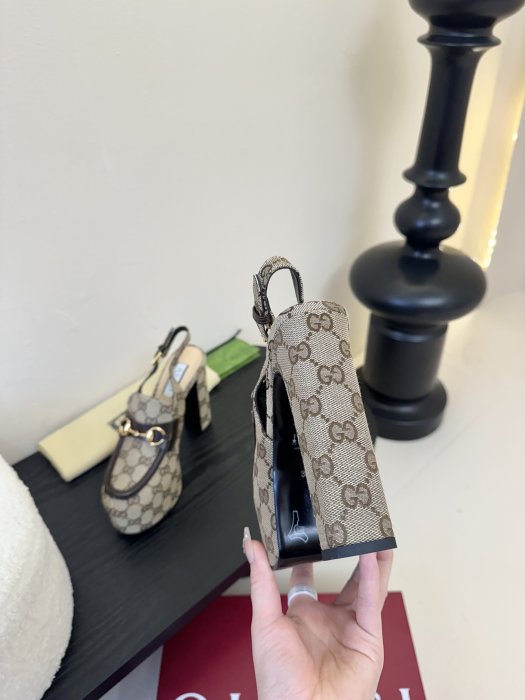 Босоножки фото 6