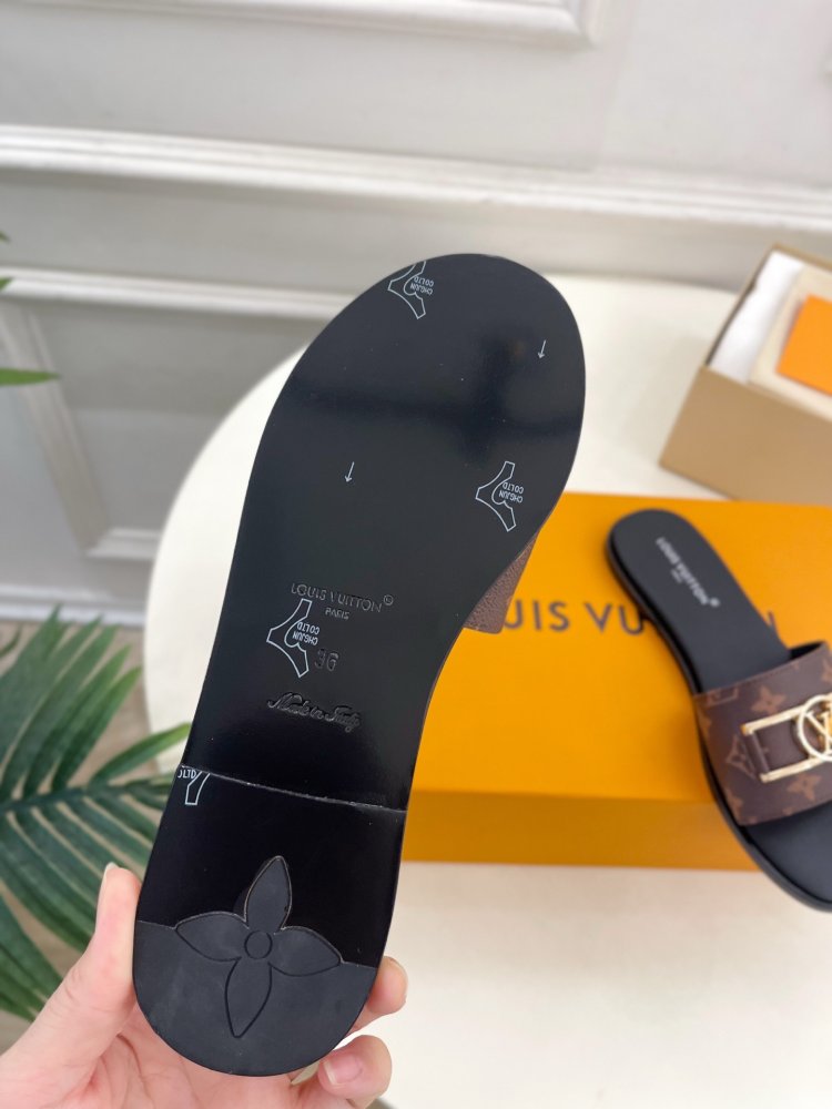 Шлепанцы женские фото 9