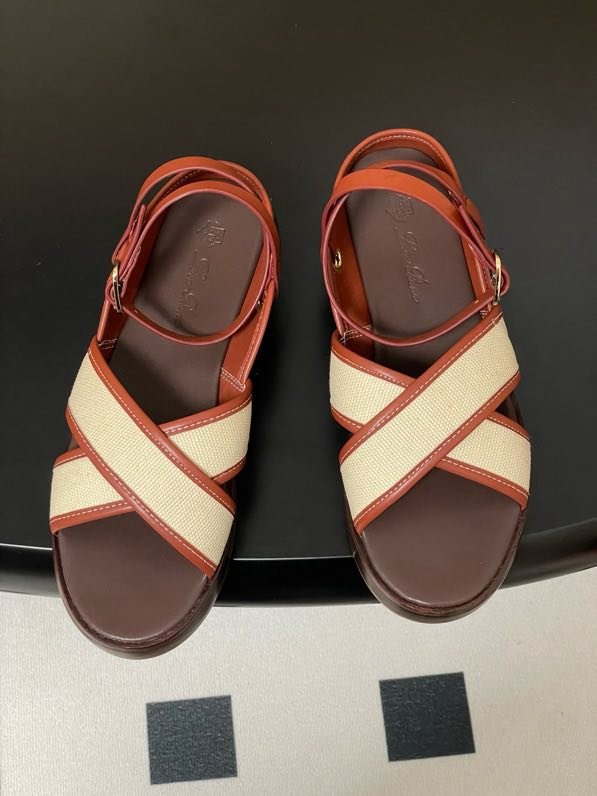 Сандалі жіночі фото 2