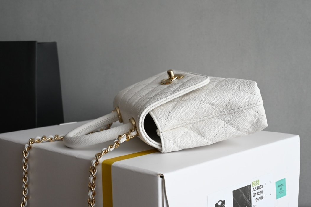 Сумка Chanel Coco Handle mini из зернистой кожи фото 3