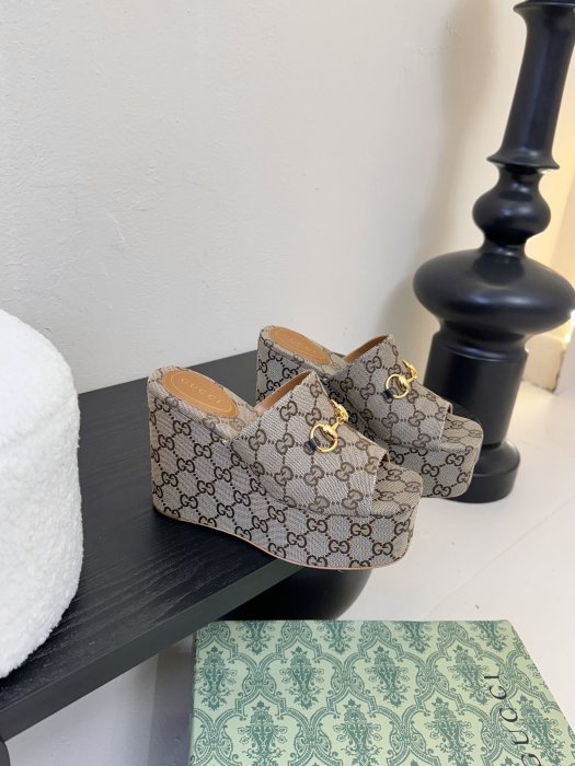 Босоножки фото 2