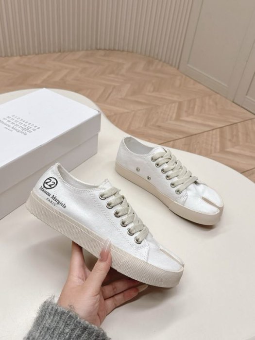 Кеди жіночі з роздвоєним носком фото 4