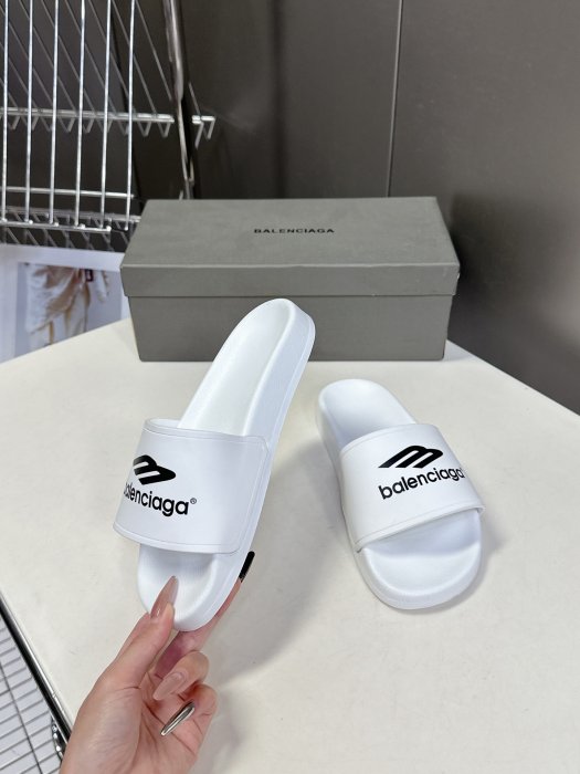 Шлепанцы фото 4