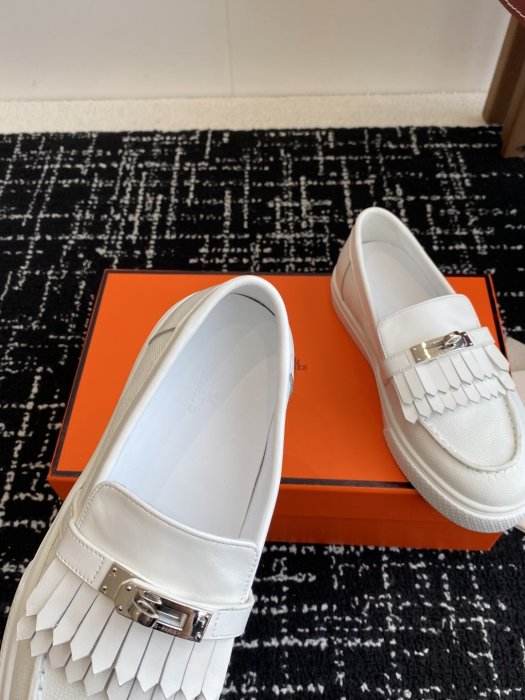 Лоферы кожаные женские фото 8