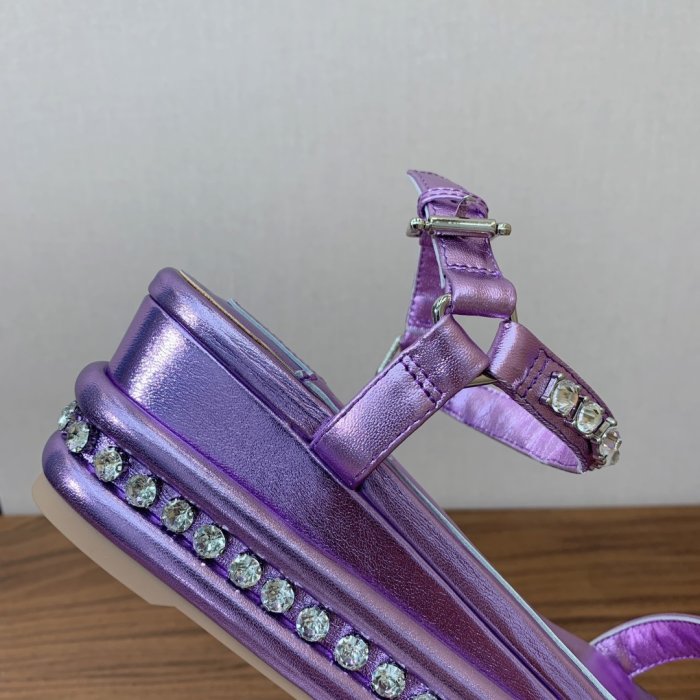 Босоножки фото 7