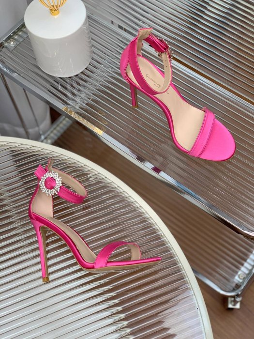 Босоножки фото 9