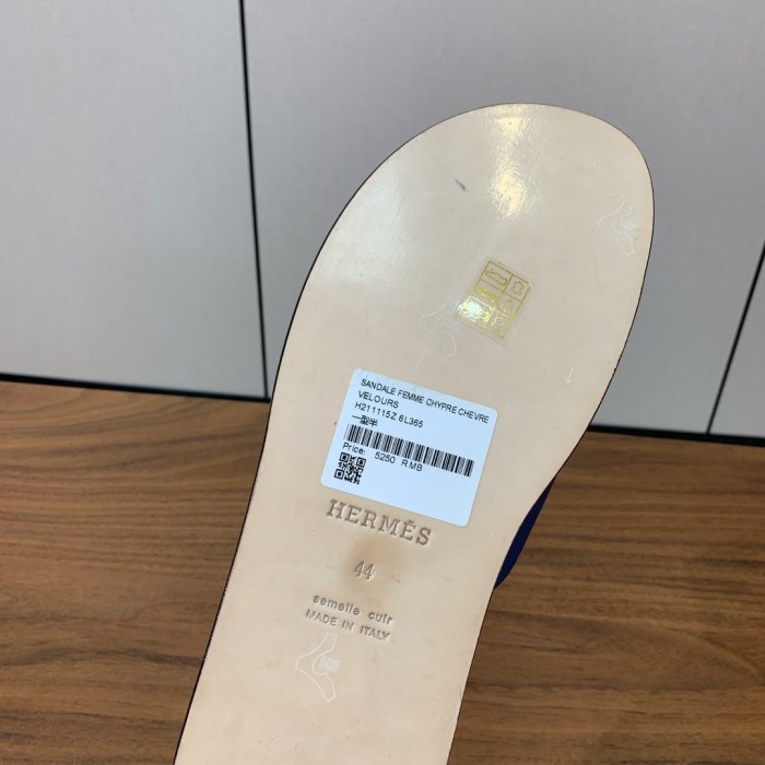 Шлепанцы женские фото 9