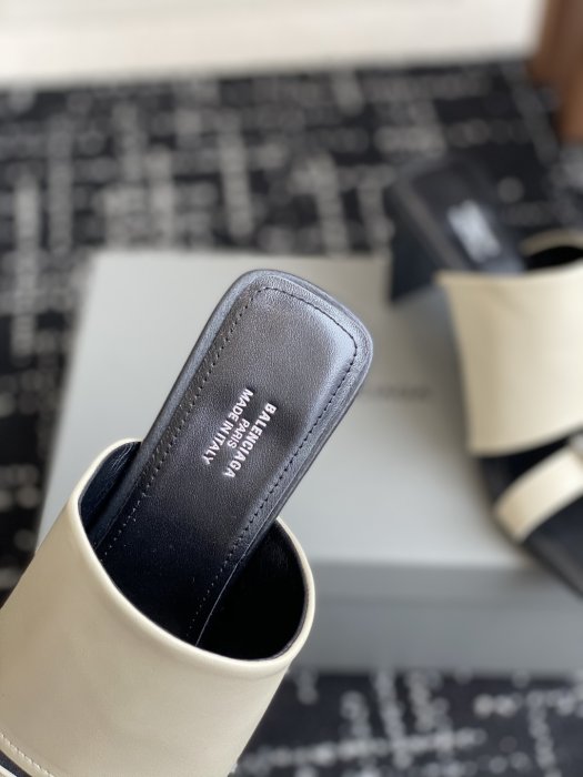 Босоножки фото 7