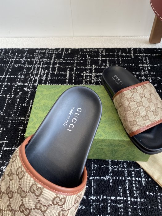 Шлепанцы фото 8