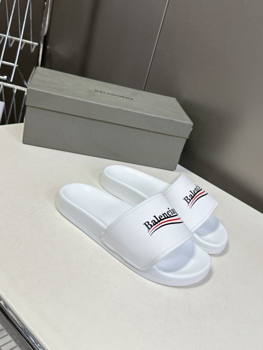 Шлепанцы фото 2