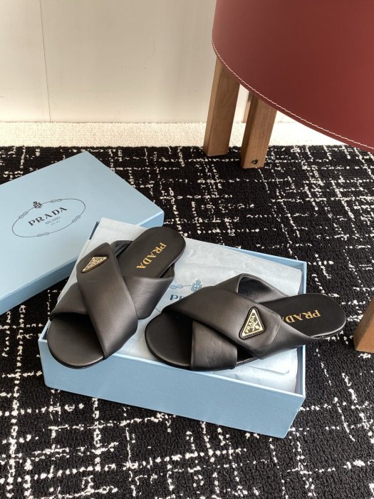 Шлепанцы фото 3