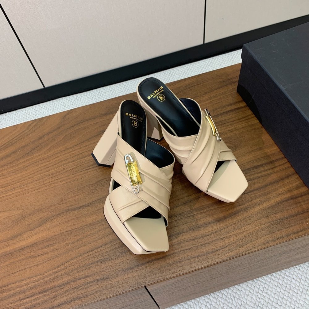 Босоножки фото 4