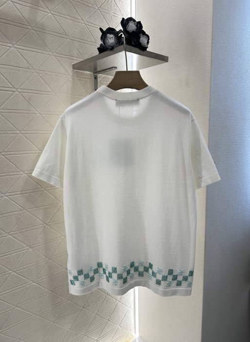 T-shirt women's фото 2